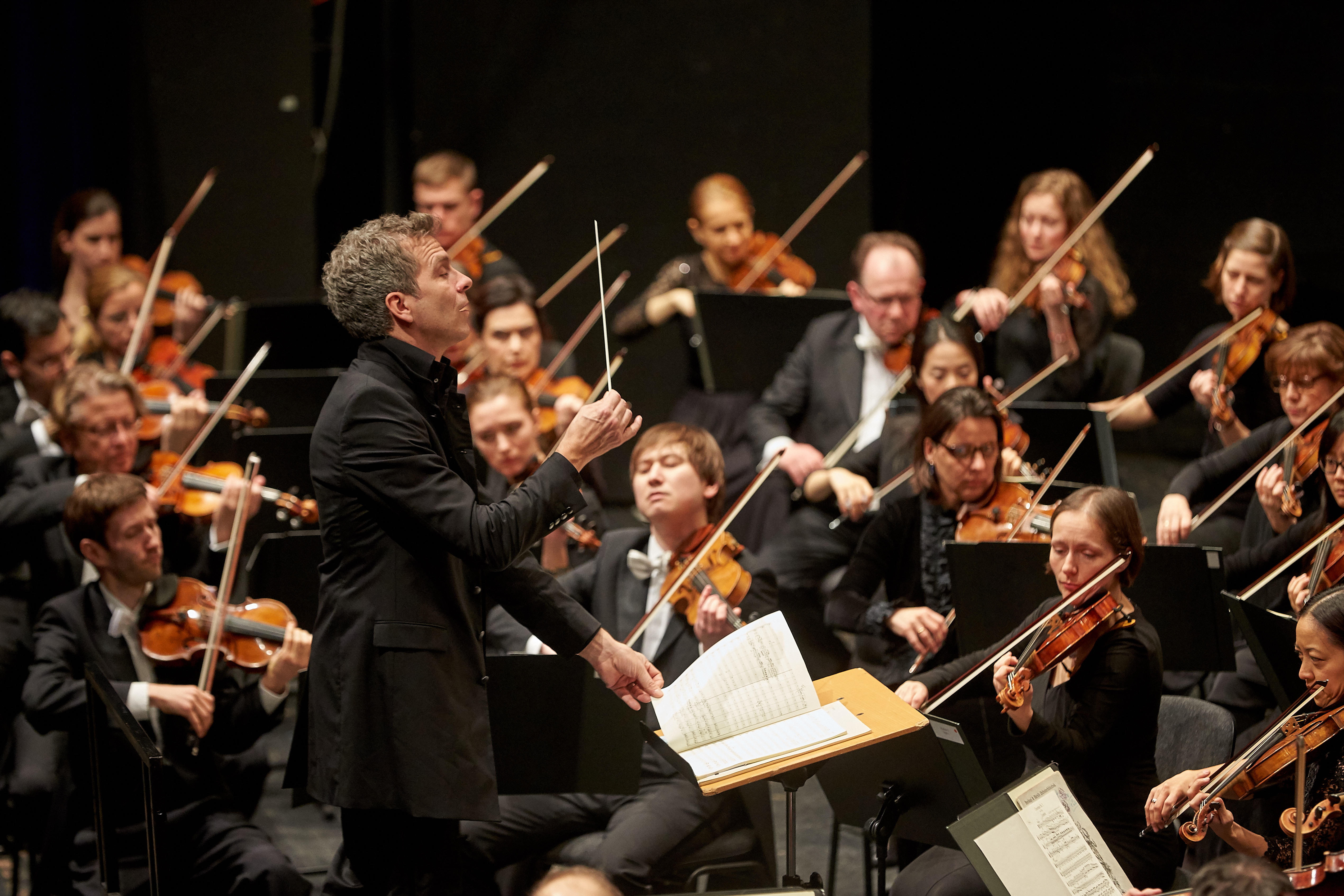 Conductor Dirk Kaftan with Beethoven Orchester Bonn 