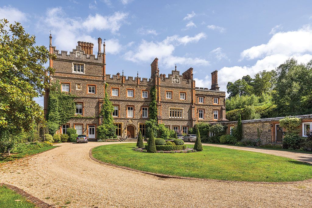 Property for sale: Apartment 9, Albury Park, Albury, Guildford, Surrey.