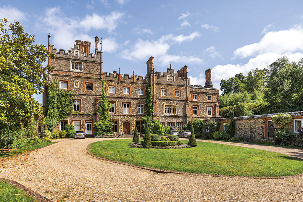 Property for sale: Apartment 9, Albury Park, Albury, Guildford, Surrey.