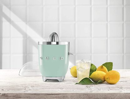 Smeg Citrus Juicer review – nothing short of delightful