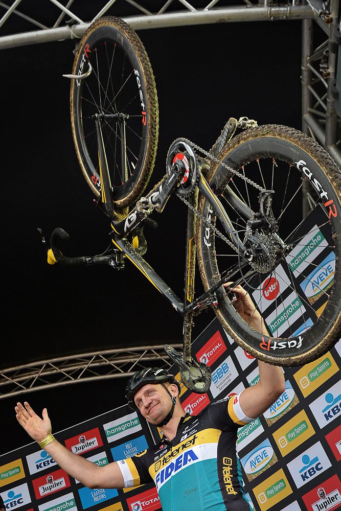 Belgium's Bart Wellens waves farewell before the 'Hansgrohe Superprestige Ruddervoorde'