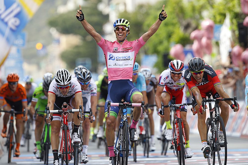 Giro d'Italia stage 3 sprint won by Michael Matthews (Orica-GreenEdge)