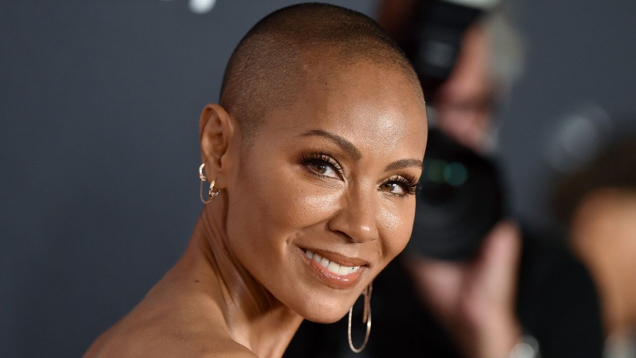 Jada pinkett smith bald head