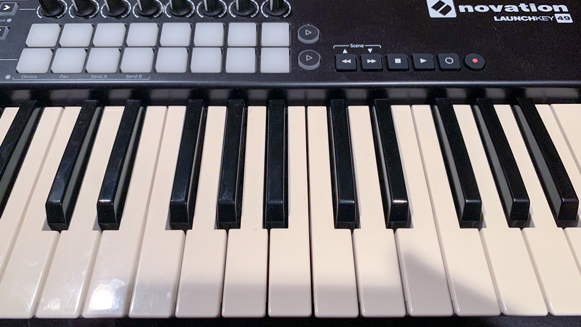 Choosing a MIDI Controller - Guide for Beginner Music Producers