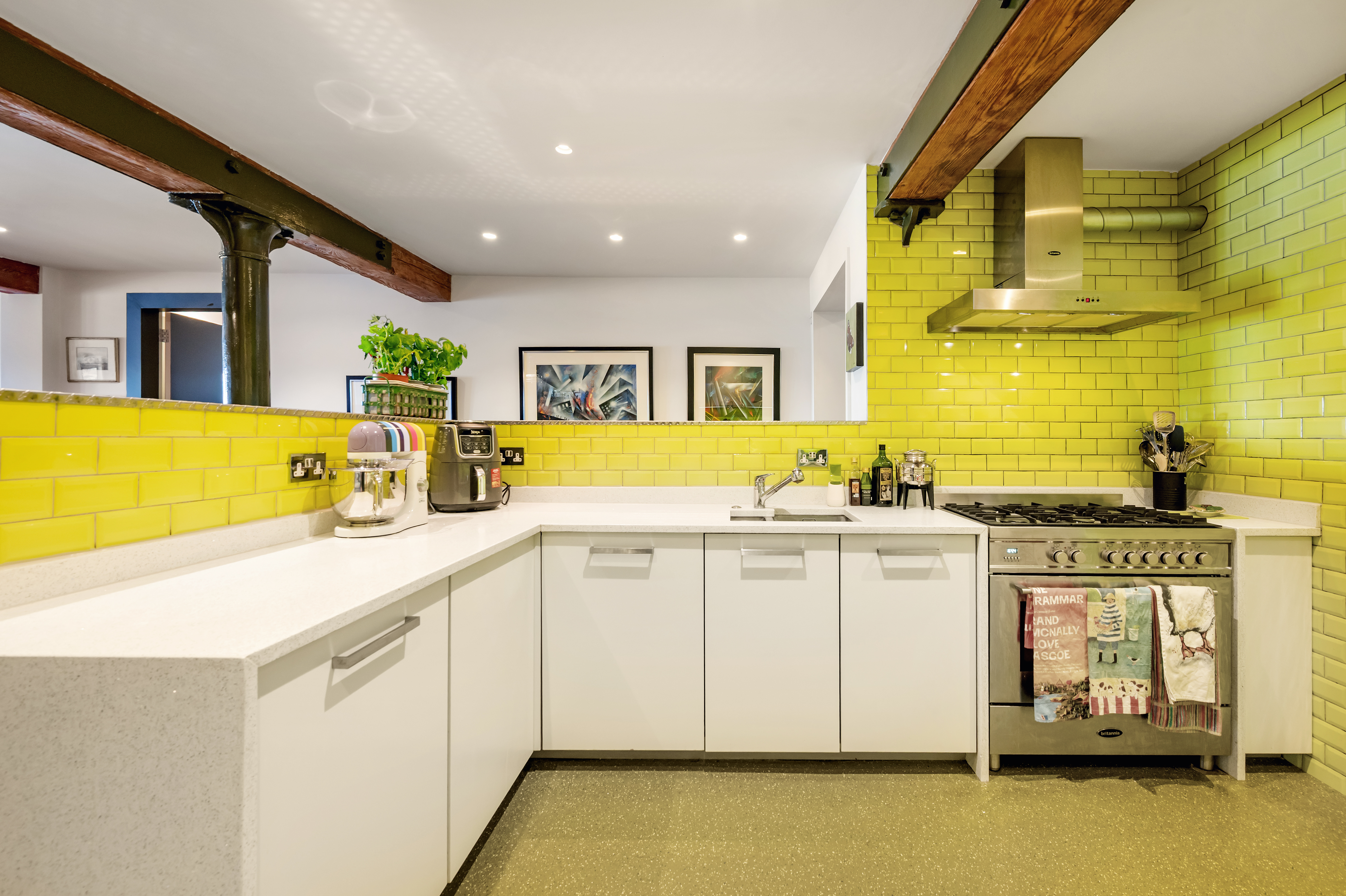 Oliver's Wharf apartment