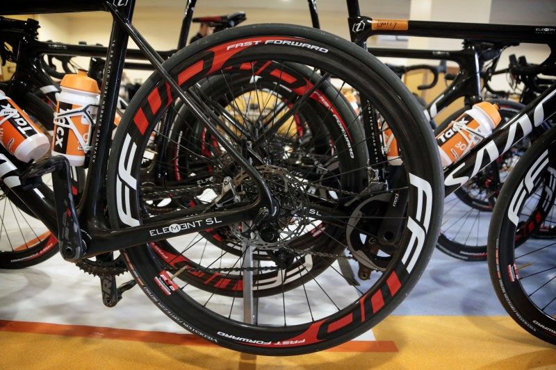 The Roompot Isaac bike equipped with SRAM HydroR disc brakes and FFWD wheels