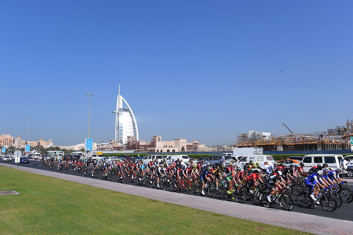 The peloton passes bu