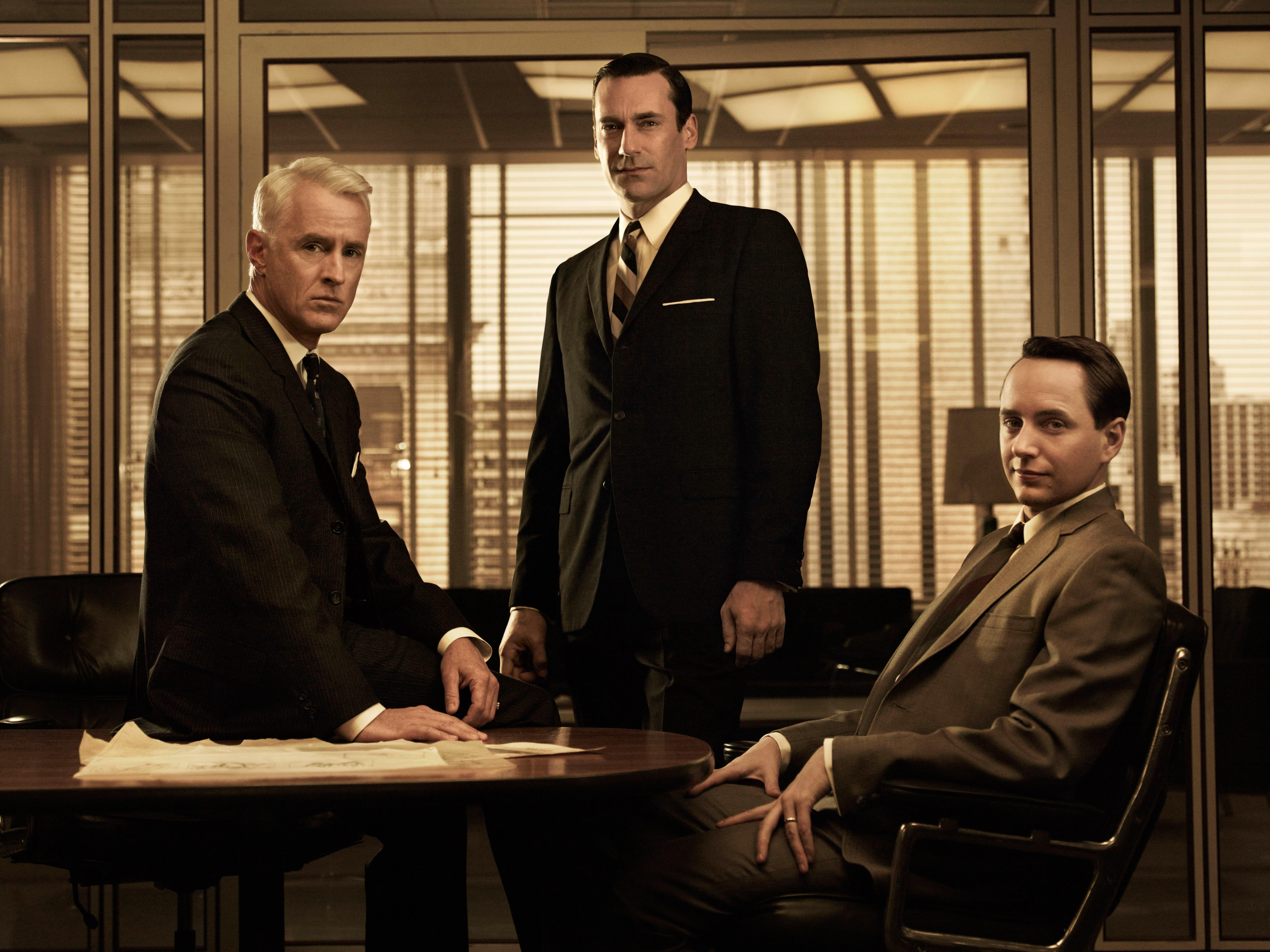 Still of Jon Hamm, Vincent Kartheiser and John Slattery in Mad Men