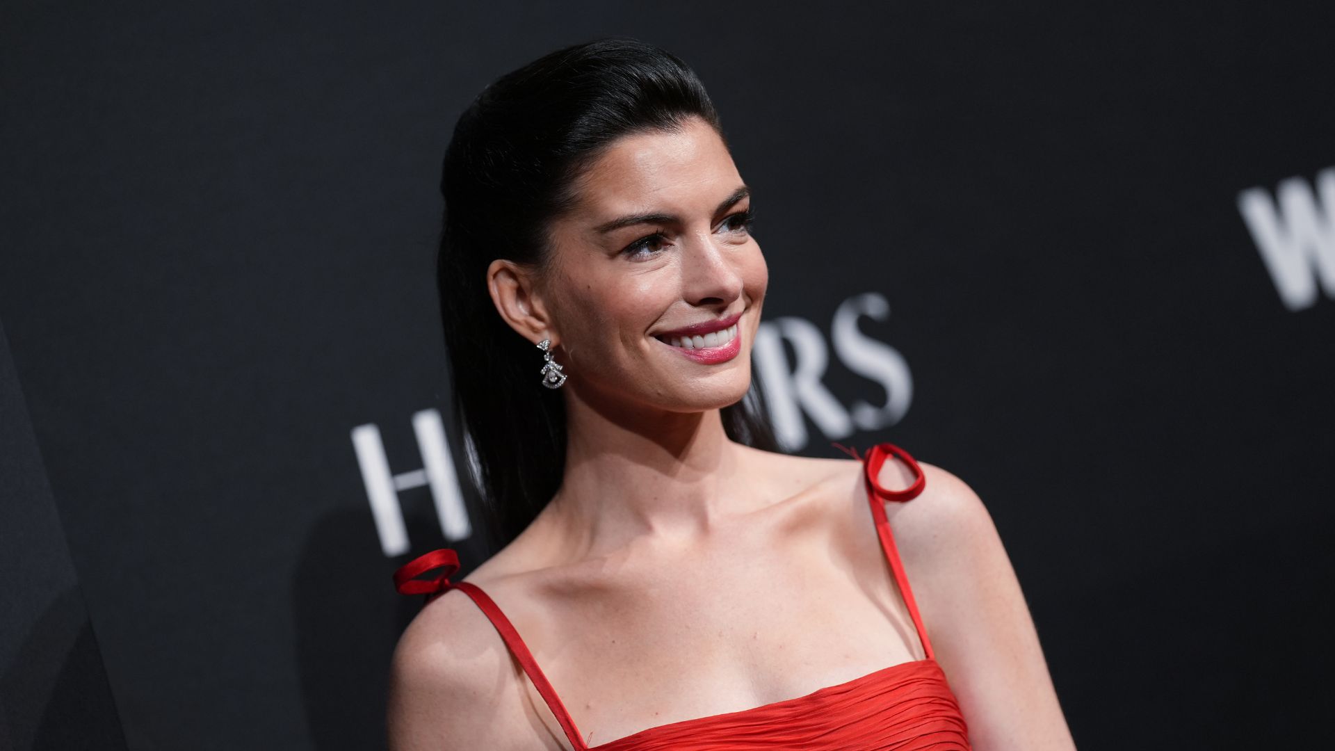 picture of Anne Hathaway at the the WWD Honors held at Cipriani South Street on October 28, 2025
