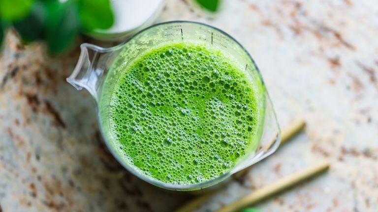 how to eat healthily: green juice