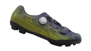 Side view of the color scheme on the Shimano RX6 gravel shoe