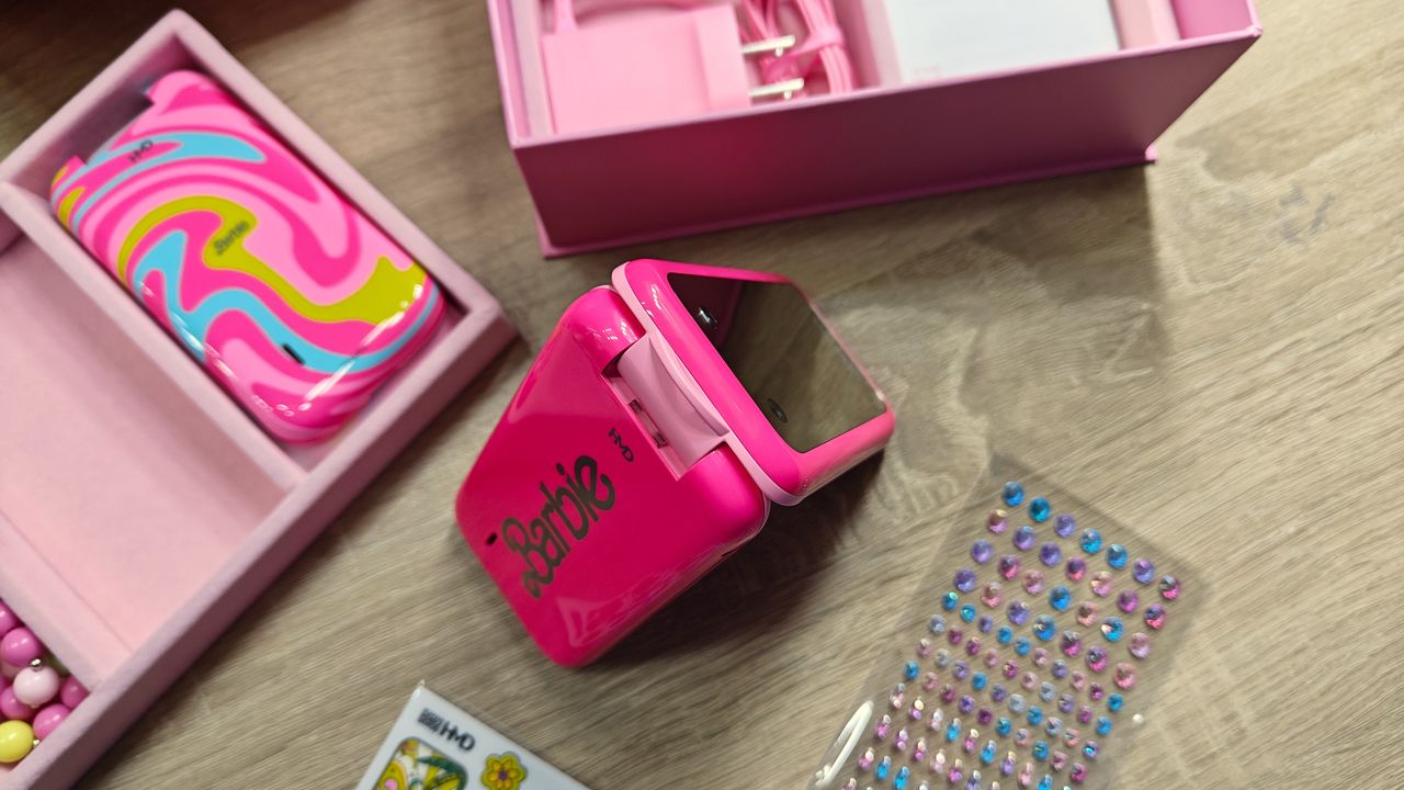 HMD Barbie Phone