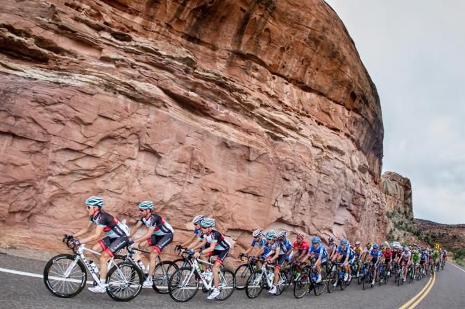 The front of the field hits the Hogs Back climb