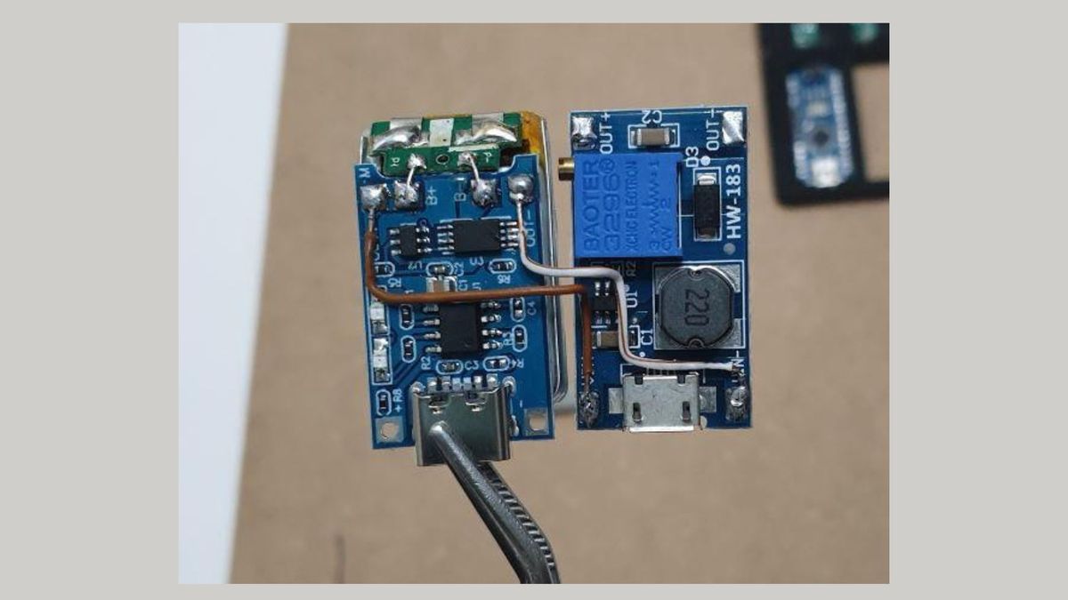 wjddnjsdnd's GameBox Clicker, a small console made from a fidget toy