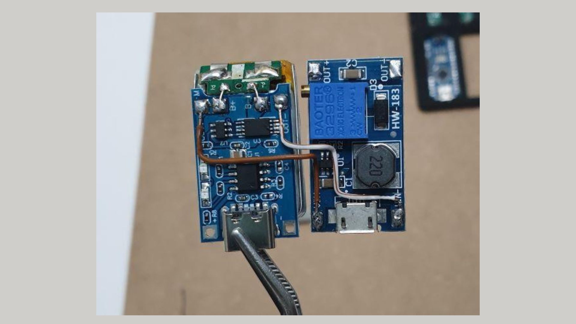 wjddnjsdnd's GameBox Clicker, a small console made from a fidget toy