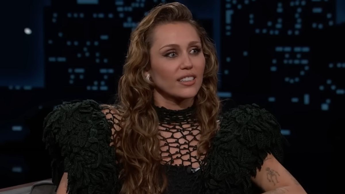 Miley Cyrus Trolling Us Over Those Super Bowl Halftime Show Rumors?