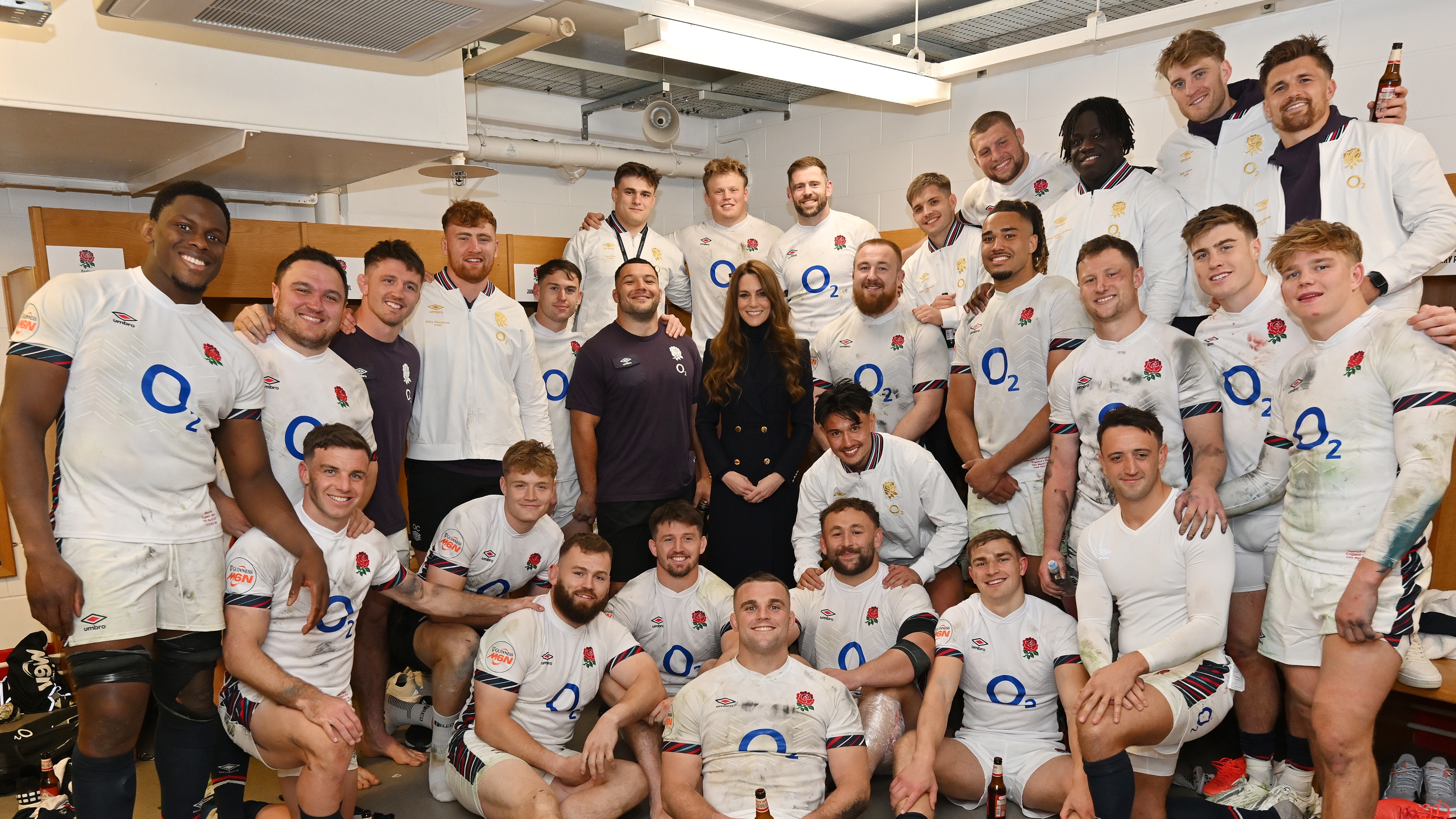 Catherine, Princess of Wales poses for a photo with the England players following the Guinness Six Nations 2025 match between Wales and England on March 15, 2025