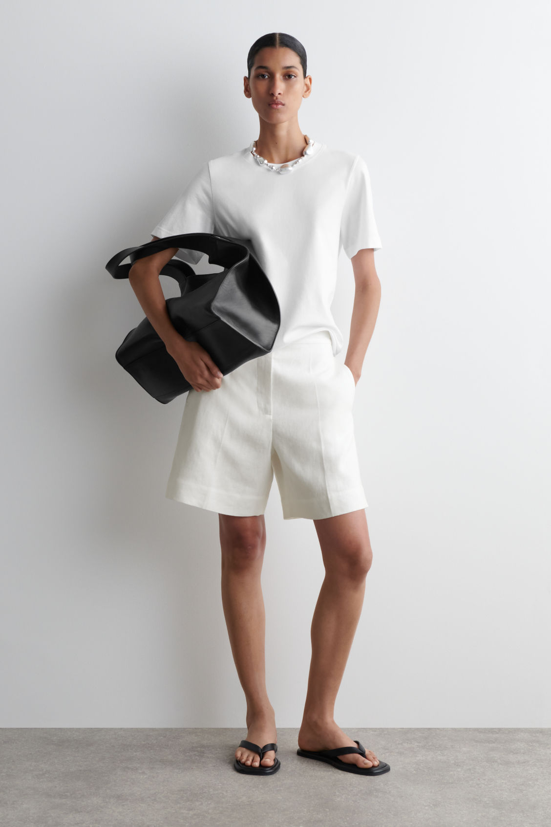 Tailored Elasticated Linen Shorts