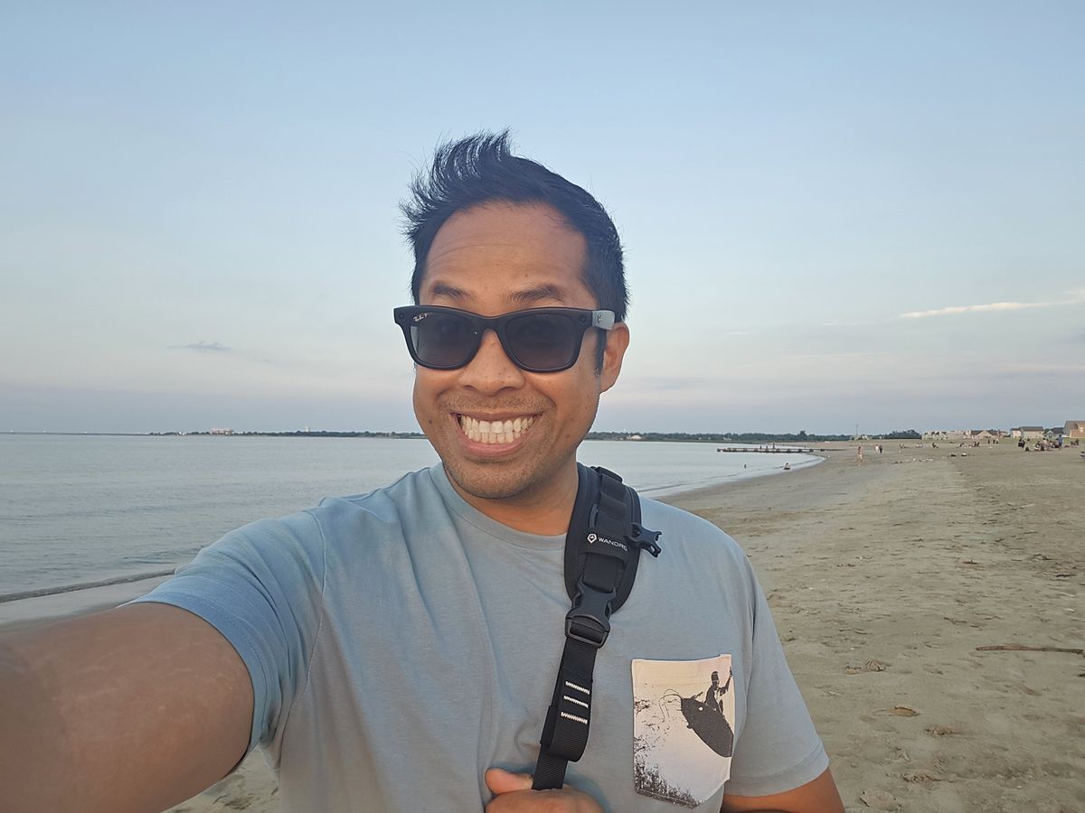 Samsung Galaxy Z Flip 6 selfie sample.