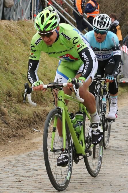 Peter Sagan (Cannondale) pursues Fabian Cancellara on the Kwaremont