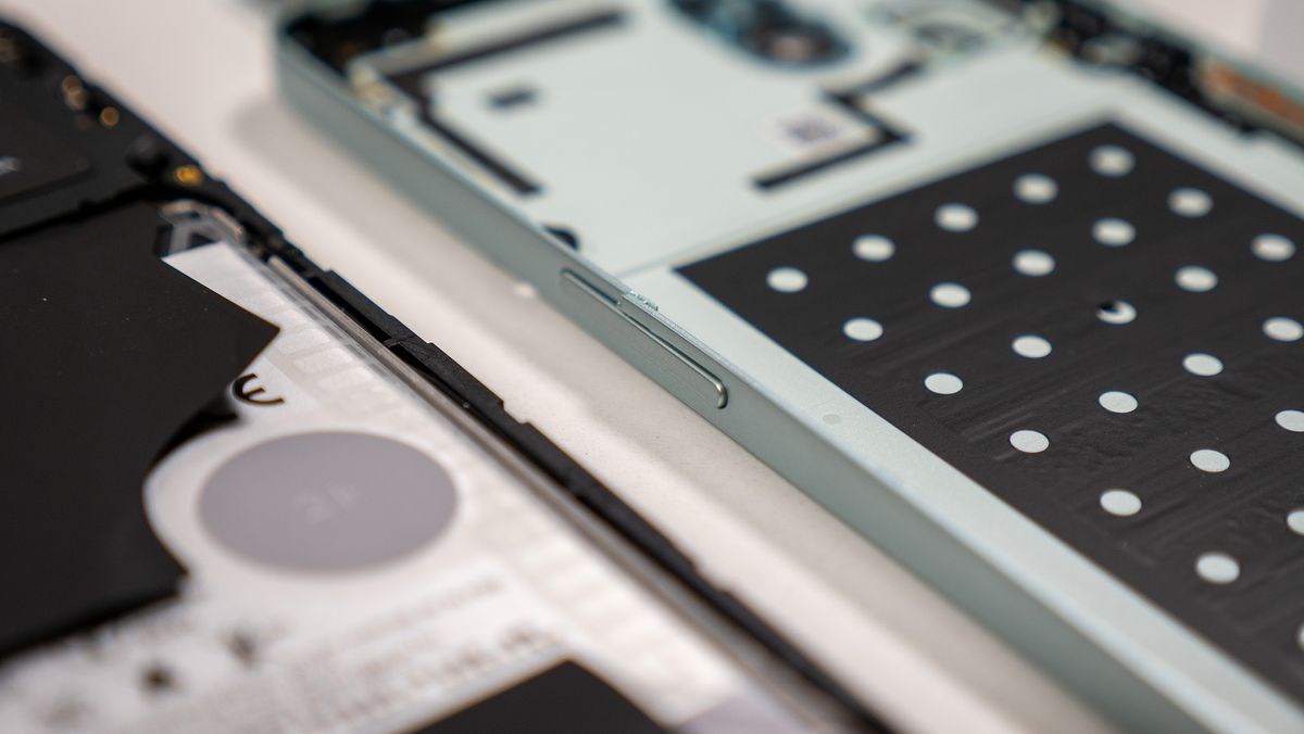 The CMF Phone 2 Pro's plastic back cracked after trying to remove it