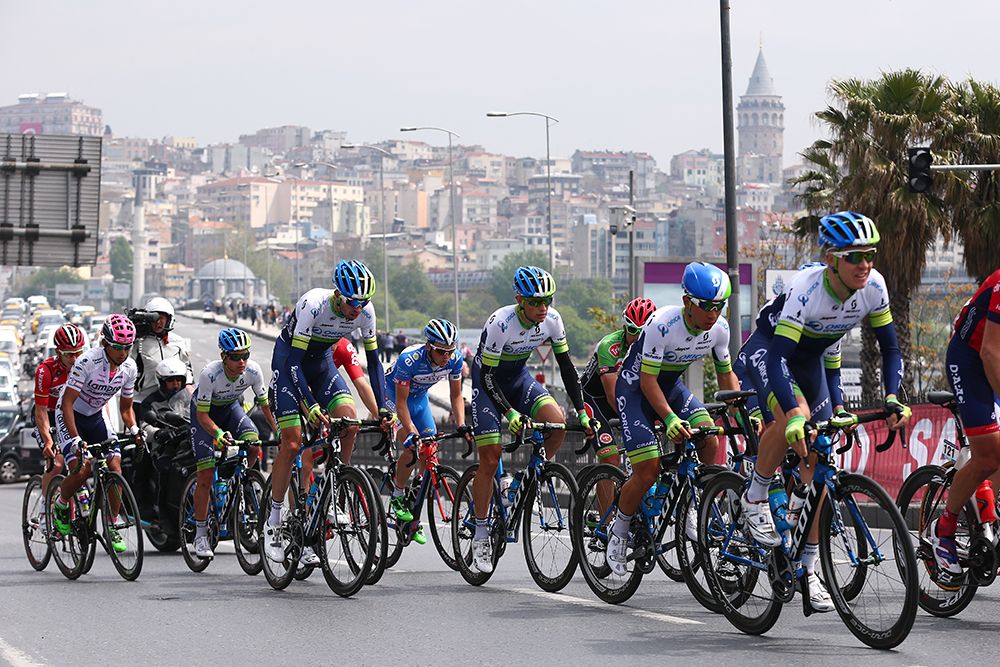 Orica-GreenEdge swell to the front