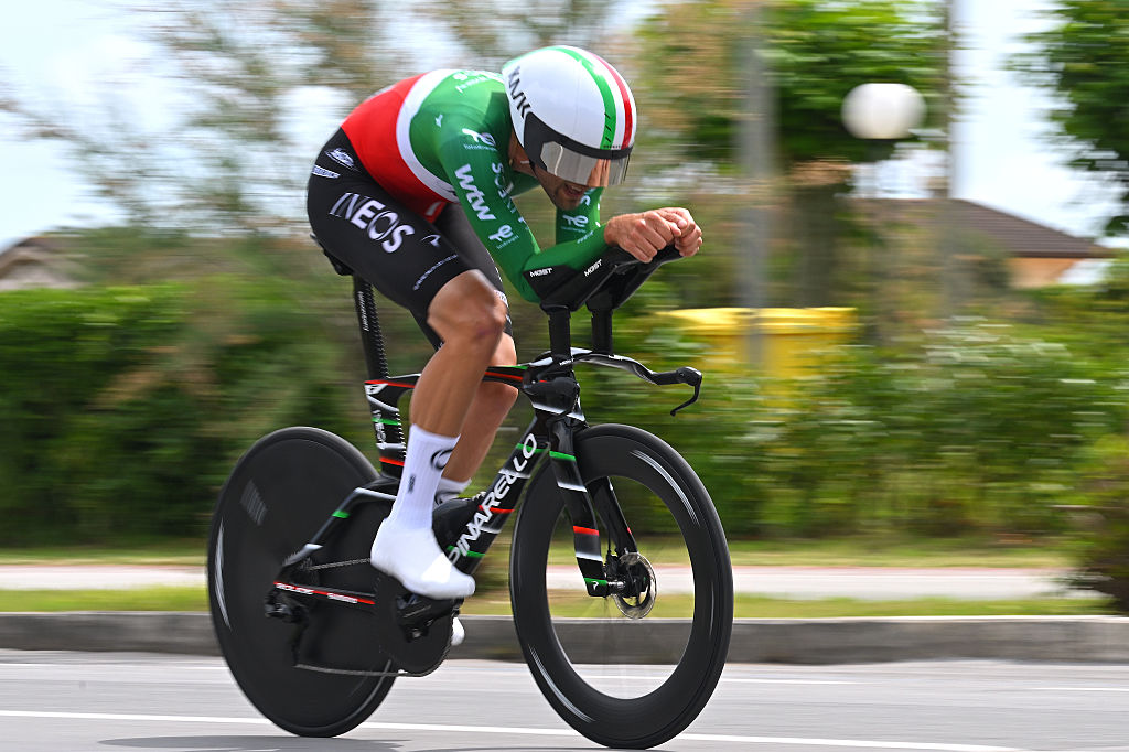 Filippo Ganna, campeão nacional italiano Faça um contra-relógio durante o Giro d'Italia de 2026.