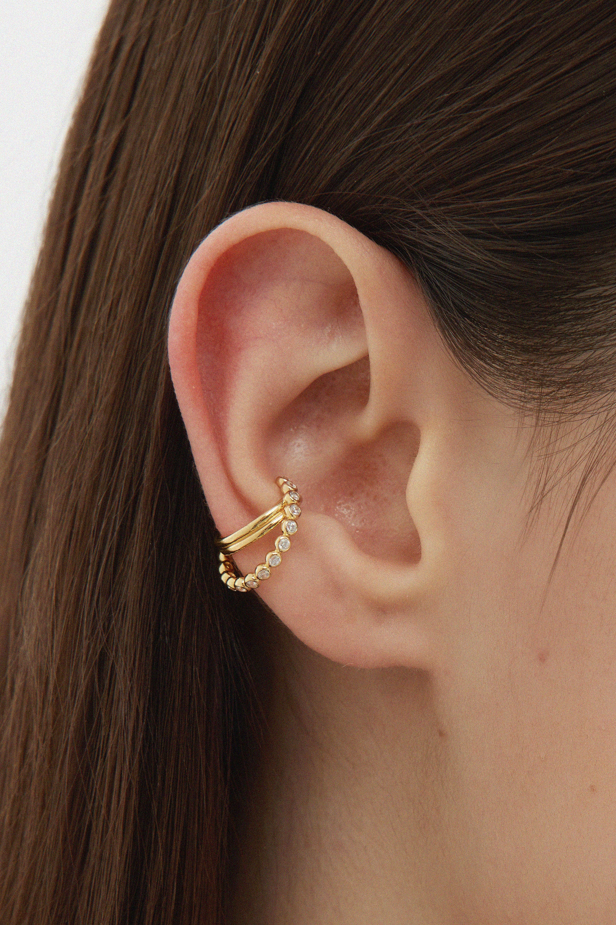 Vina Crystal Bezel Ear Cuff in Gold