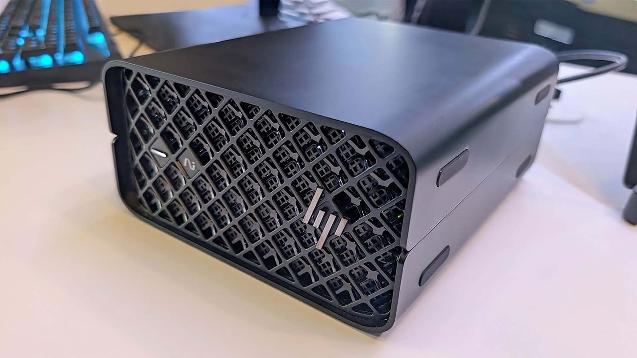 Front view of the HP Z2 Mini G1a on a desk.