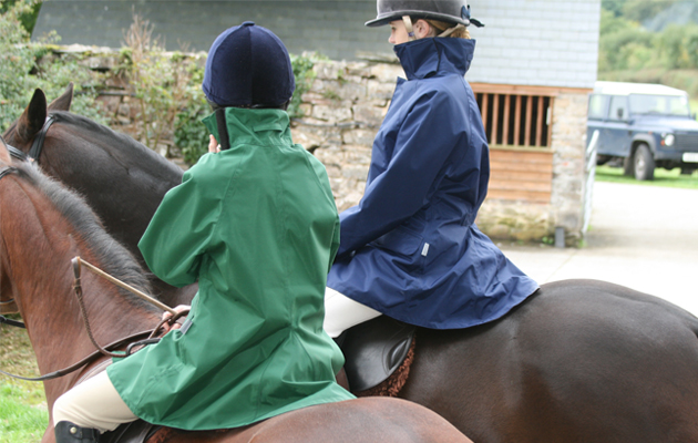 Ri-Dry-Girls-on-horses-1