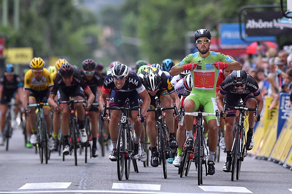 Nacer Bouhanni (Cofidis) wins stage 4 in Sisteron