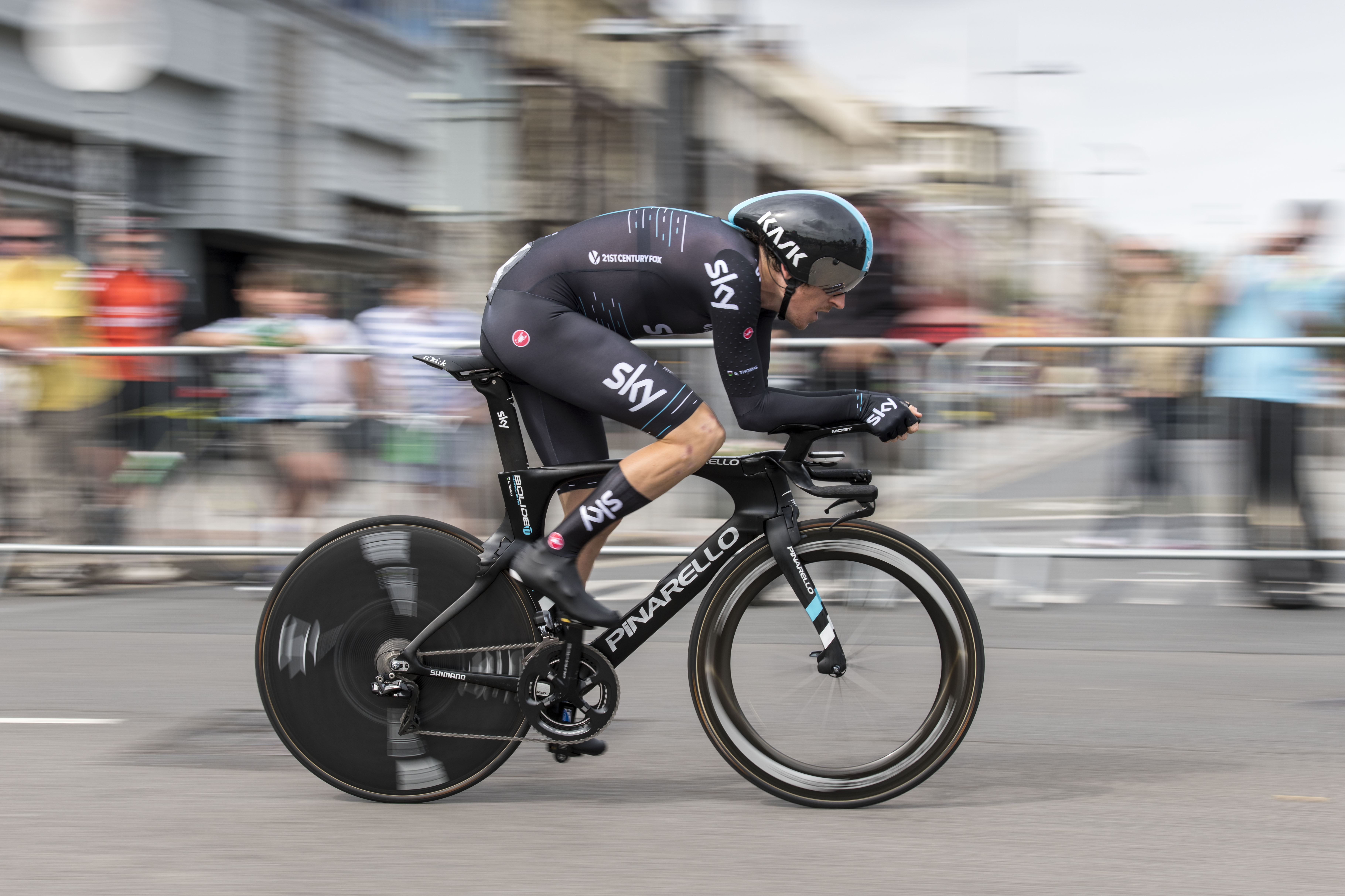 Met de Dynamic Area-autofocus van de D850 lukte het bij de Tour of Britain om scherp te stellen op de voorbijflitsende Geraint Thomas. De D850 met 70-200 mm f/2,8, 1/125 seconden bij f/9, ISO 110