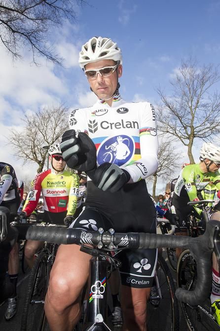 A fresh rainbow jersey on the new champion Sven Nys
