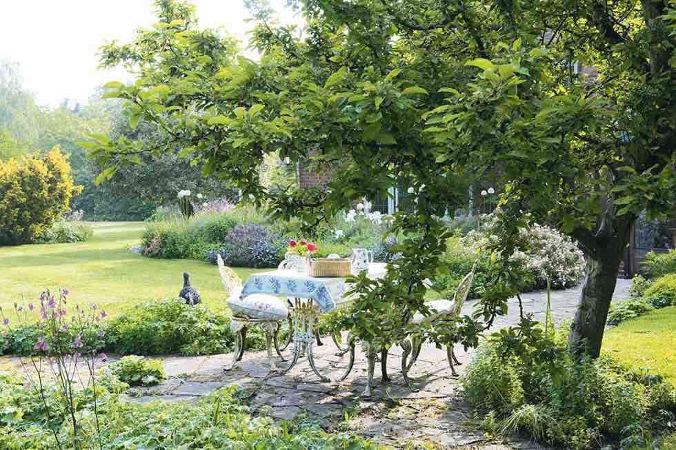 9 wonderful English country gardens | Real Homes