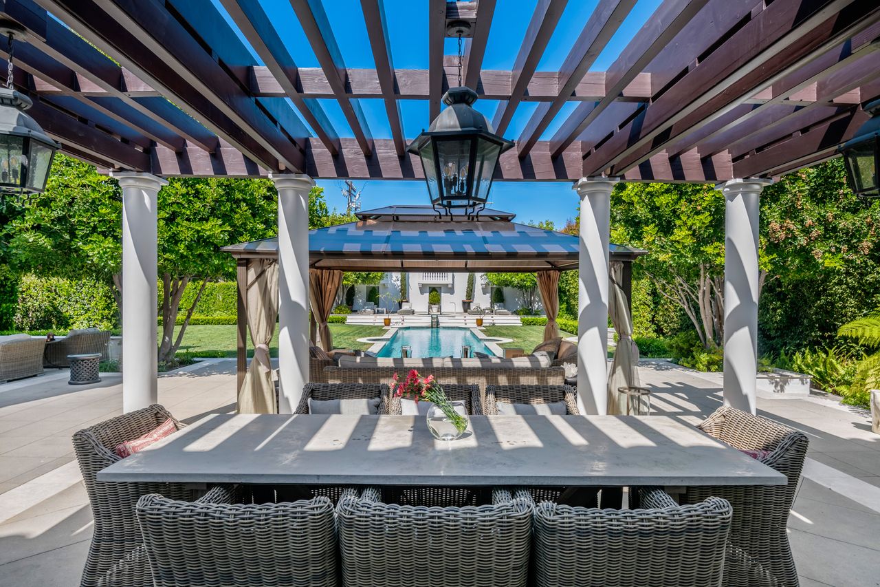 Images of 722 North Maple Drive, Los Angeles