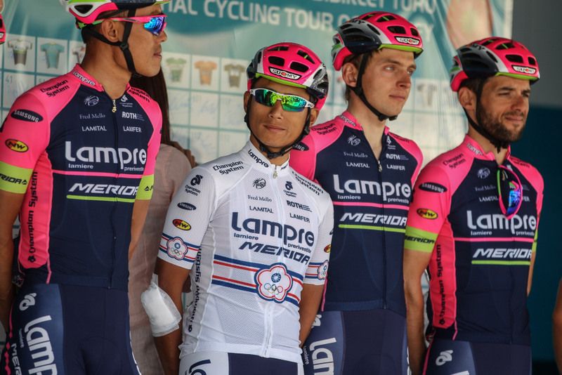 Chun Kai Feng with his Lampre-Merida teammates