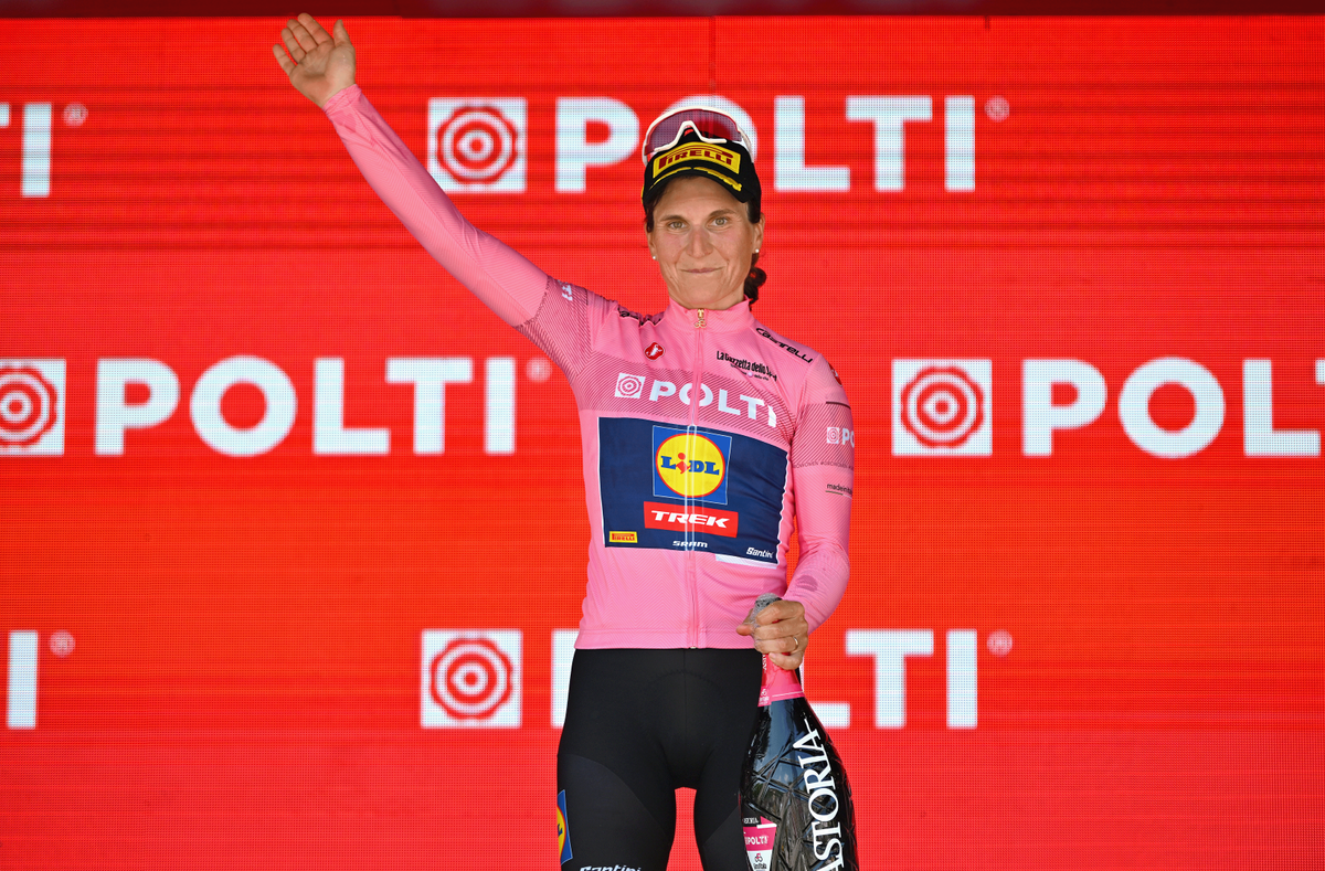 Longo Borghini successfully held onto pink ahead of stage 3