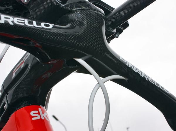 Three holes in the bottom of the Pinarello MOst integrated aero bar makes for flexible cable routing.