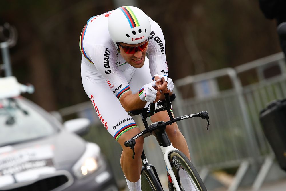 Tom Dumoulin en route to winning stage 1 at the Giro d'Italia