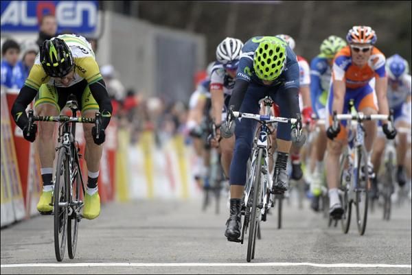 Alejandro Valverde (Movistar) wins stage three by the slimmest of margins over Simon Gerrans (GreenEdge).