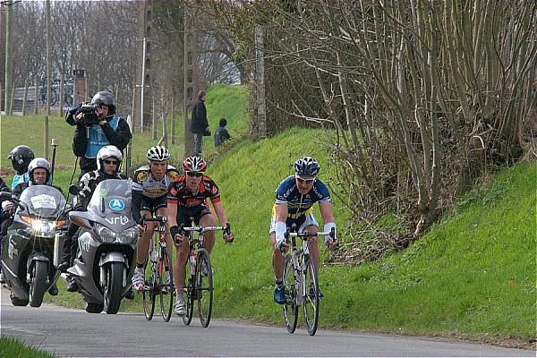 Four leaders became three when Tom Van den Haute (Landbouwkrediet) dropped back
