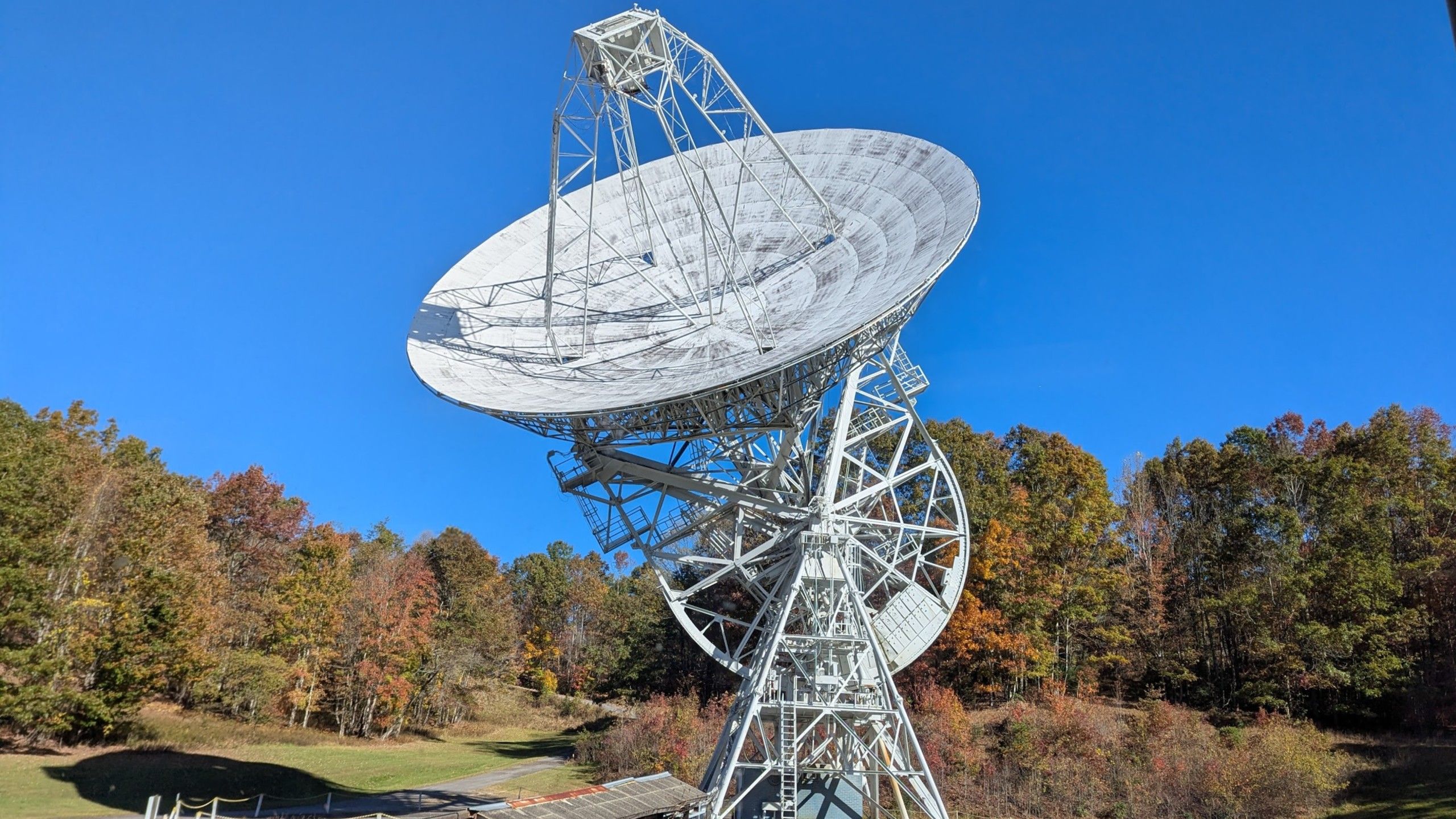 This Apollo-era radio telescope in the NC mountains once spied on Soviet satellites. Now it's for sale