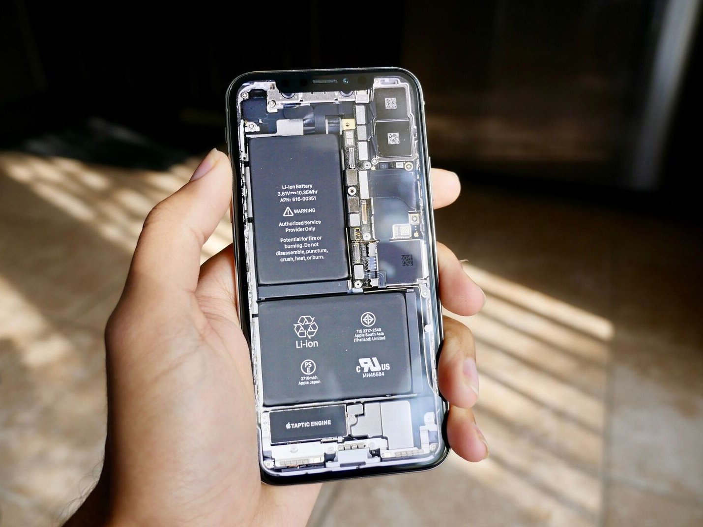 Peek inside your new iPhone 12 mini and iPhone 12 Pro Max with iFixit's  X-ray wallpapers - 9to5Mac