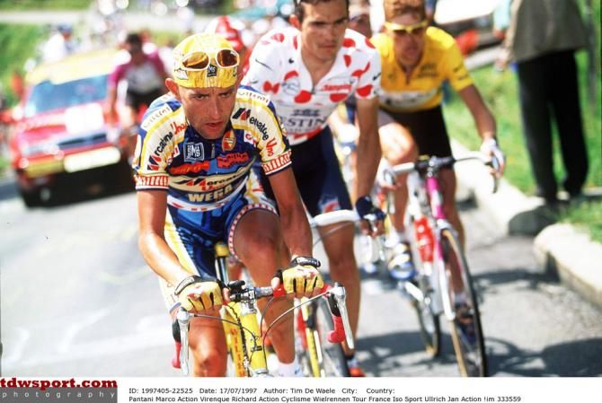 Marco Pantani leads Richard Virenque and maillot jaune Jan Ullrich at the 1997 Tour de France
