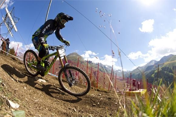 Floriane Pugin (Scott11) returned to the podium
