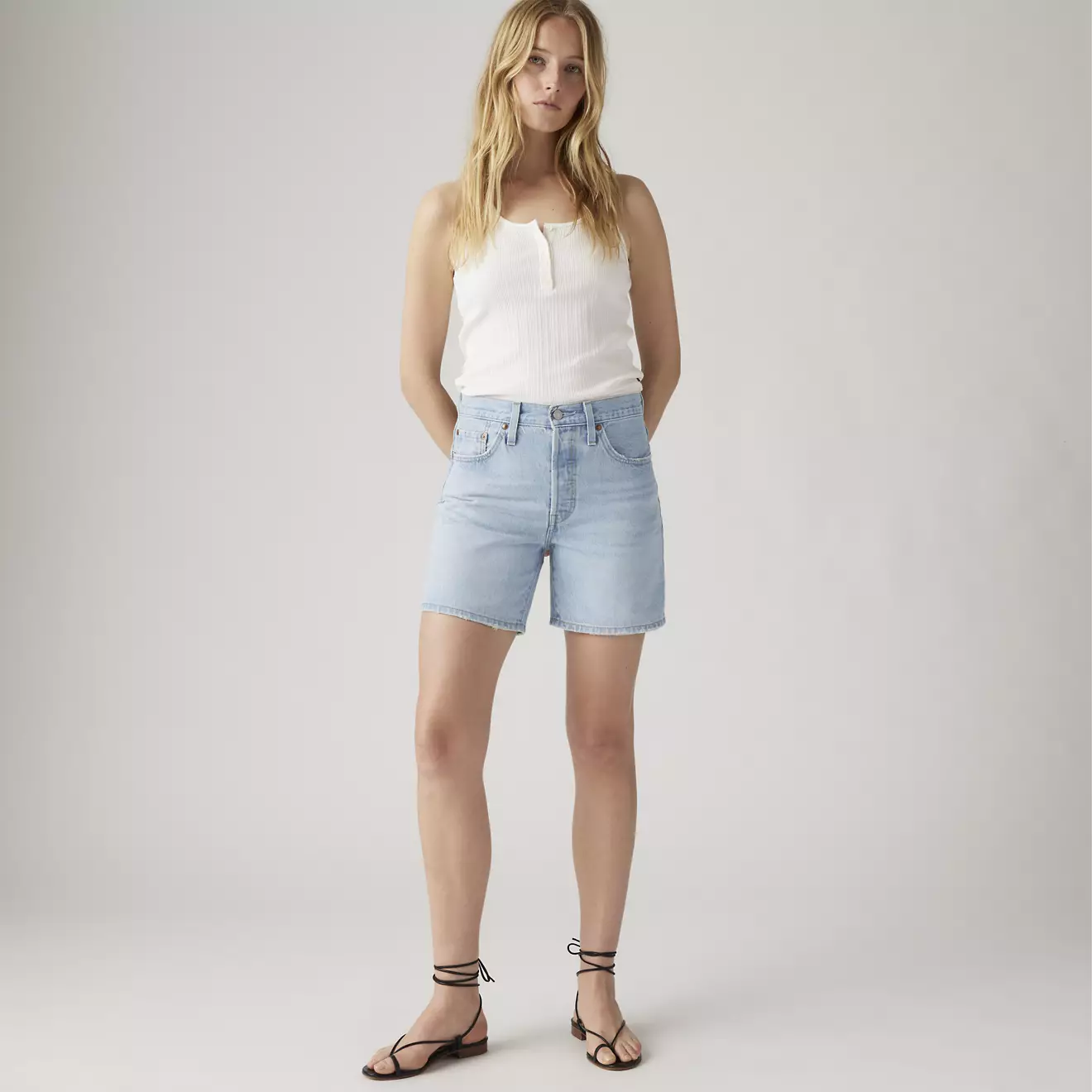 501&amp;reg; Mid Thigh Women's Shorts