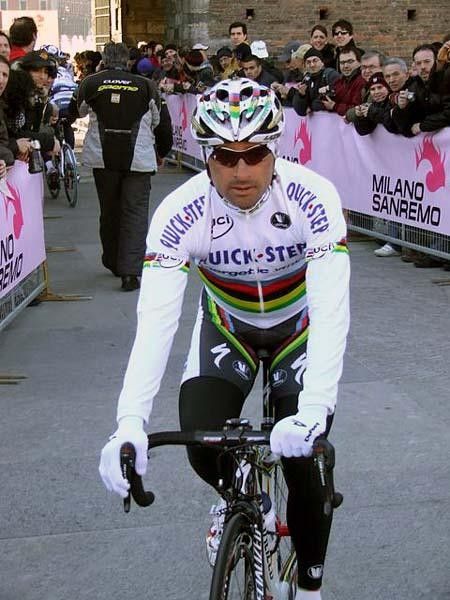 Paolo Bettini gave it a go on the Cipressa