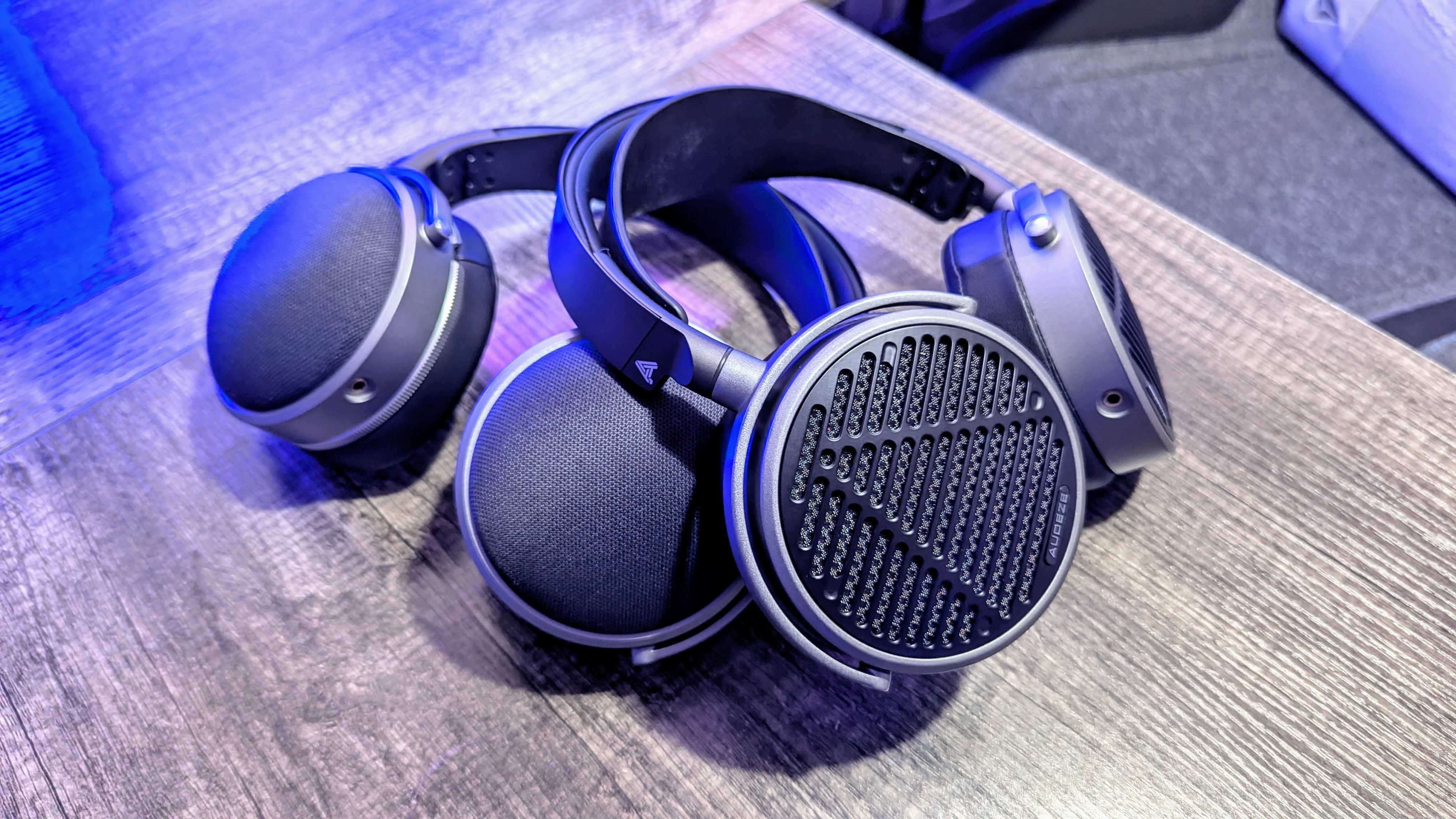 Image of the Audeze LCD-S20 wired headphones.