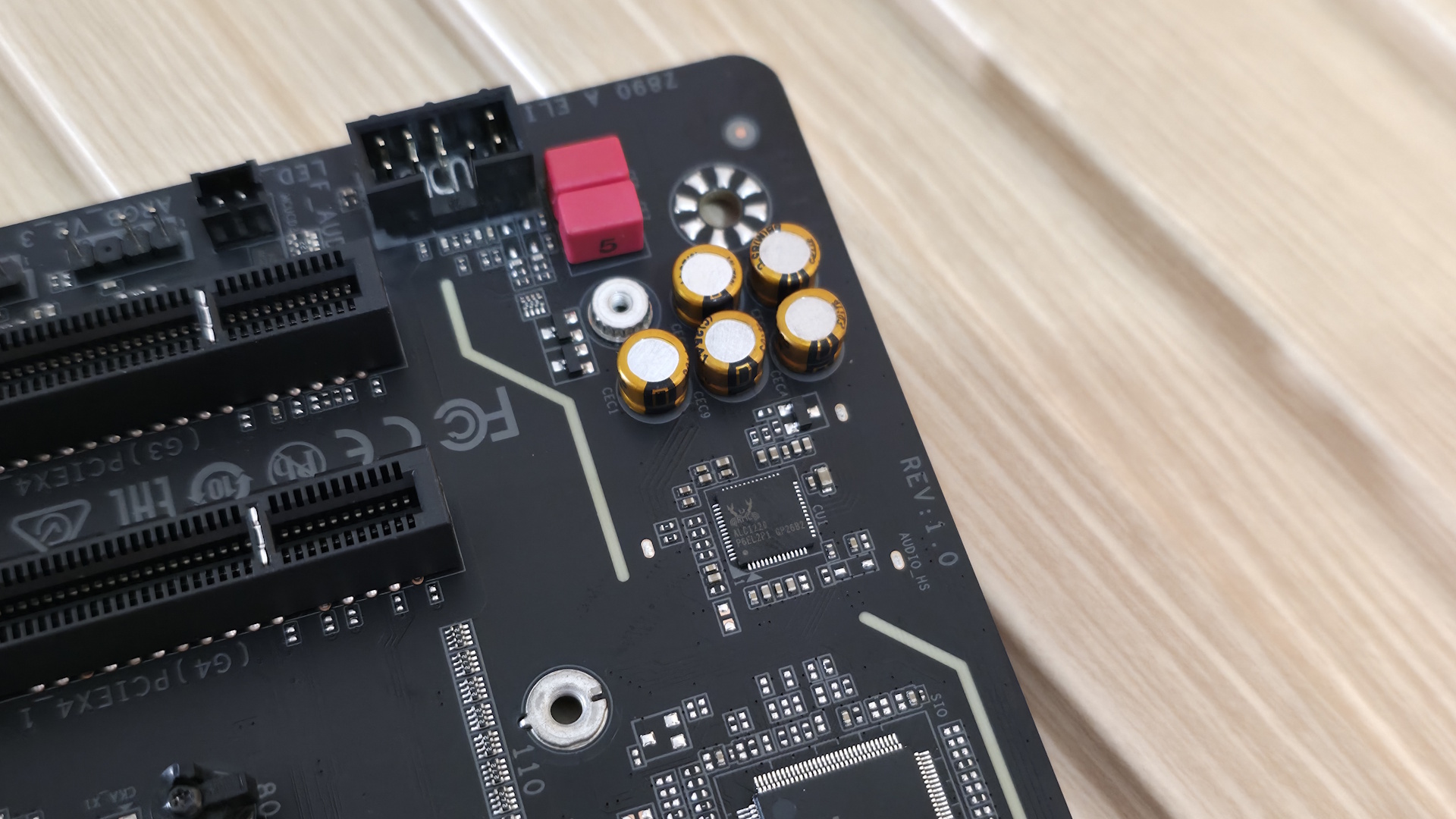 Gigabyte Z890 Aorus Elite Wifi7 Plus - IC's