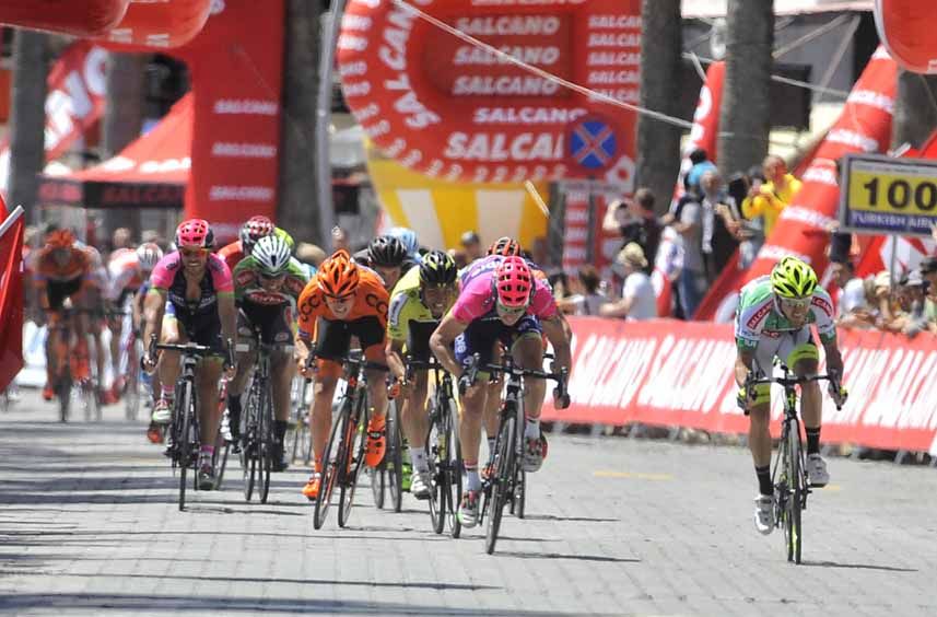 Sacha Modolo (Lampre-Merida) wins stage 7 of the Tour of Turkey.